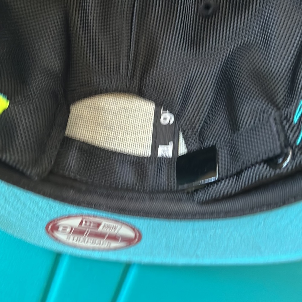 Angels hat - Picture 4 of 5